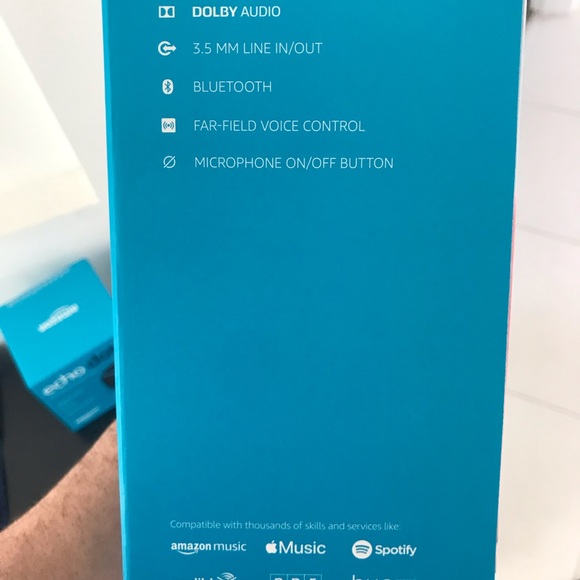 Alexa Echo and 2 Echo dots - Picture 6 of 6